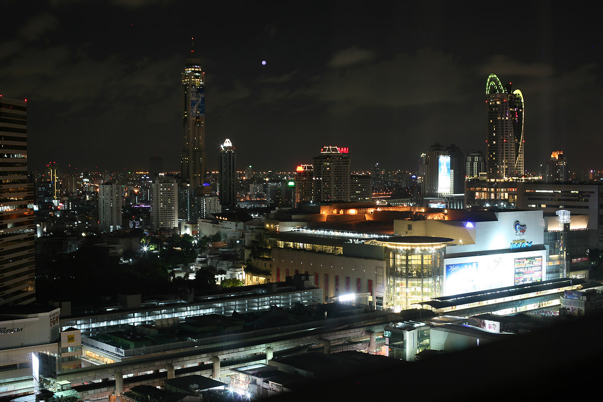 曼谷 Siam Square 夜间商圈街景