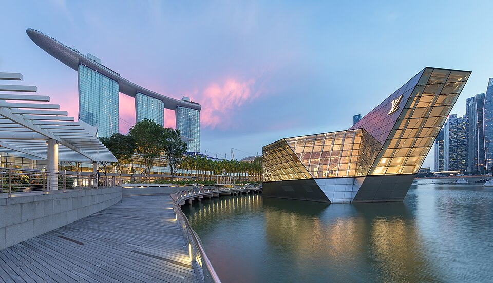 新加坡滨海湾金沙与城市天际线